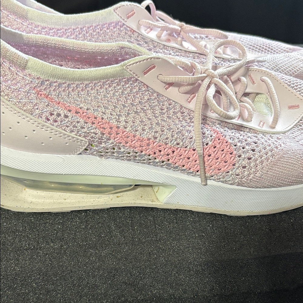 Nike Women's Light Pink Sneakers
